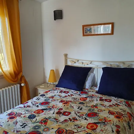Apartment Dans Maison Familiale Beaucaire (Gard)