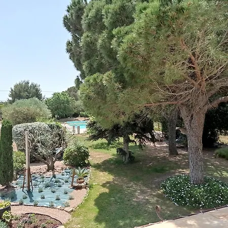 Dans Maison Familiale Beaucaire (Gard)