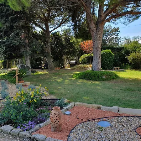 Dans Maison Familiale * Beaucaire (Gard)